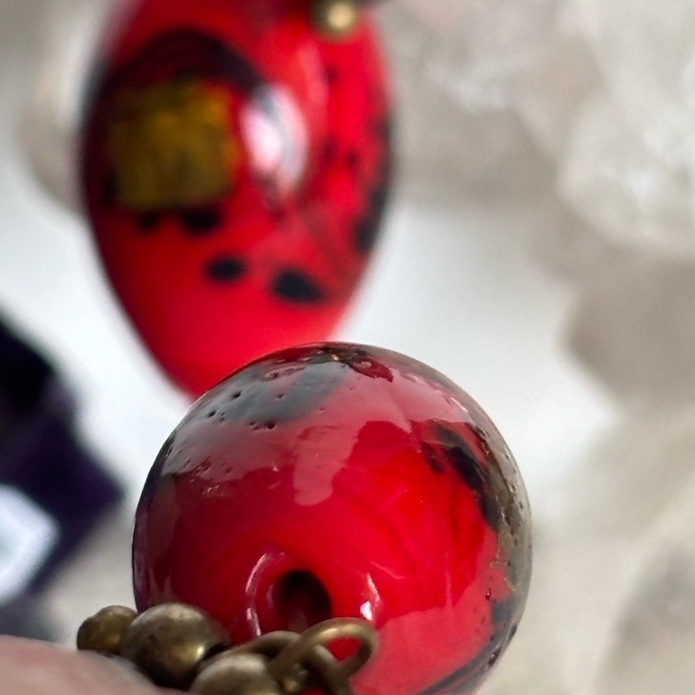 ✨Vintage Dichroic Red Bead with Gold Flicks Clip On Dangle Earrings✨ - Picture 8 of 9